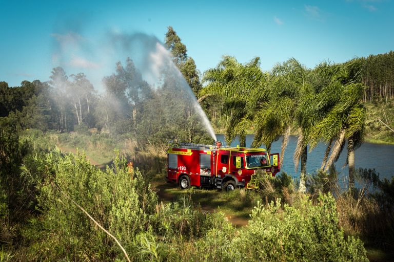 Apoio: Bombeiros Voluntários de Caçador auxiliam em resgates em Rodeio/SC -  Portal Caçador Online