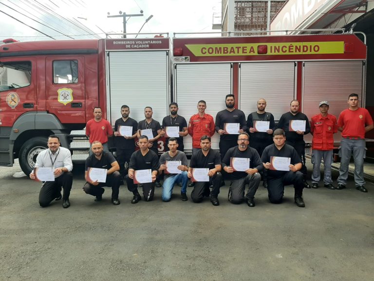 Apoio: Bombeiros Voluntários de Caçador auxiliam em resgates em Rodeio/SC -  Portal Caçador Online